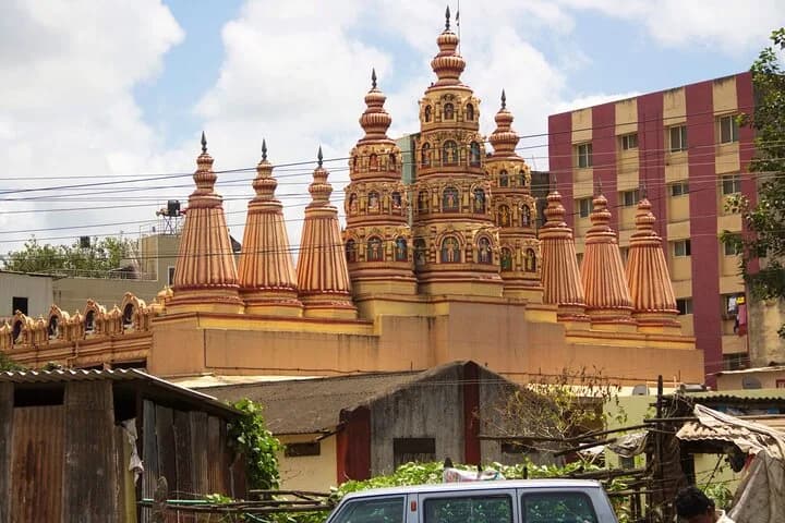 Explore magnificent temples situated above hills, structures designed — photo 6