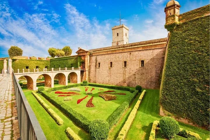 Reserved Entrance to Montjuic Castle Barcelona with Cable Car — photo 3