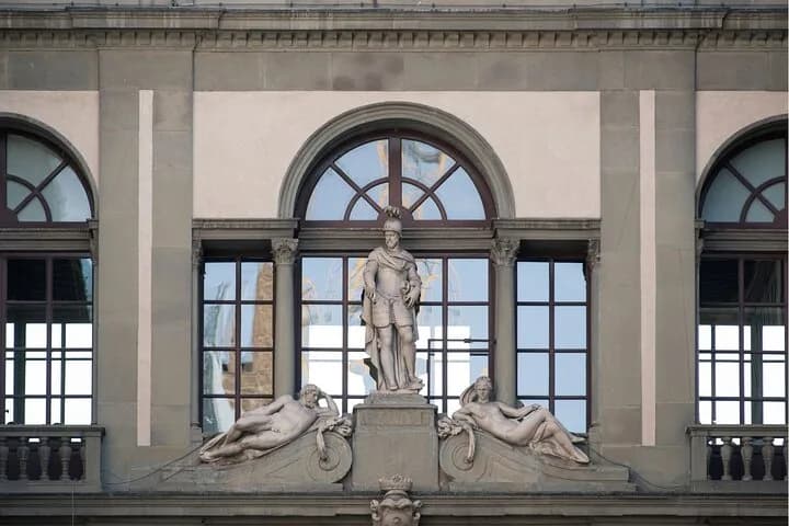 Timed Entrance to Uffizi Gallery with Digital Audio in Florence — photo 5
