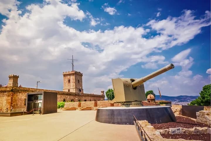 Reserved Entrance to Montjuic Castle Barcelona with Cable Car — photo 4