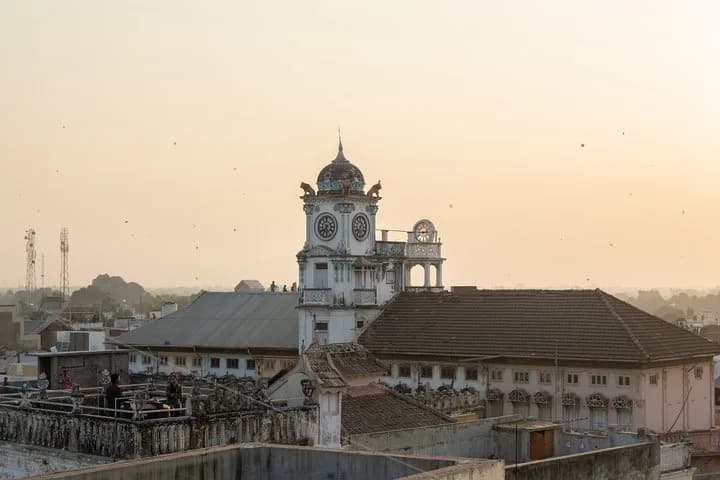 Explore all of Vadodara's stunning and popular sights which still refl — photo 4