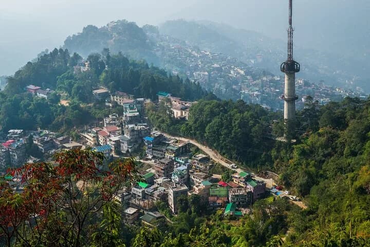 Discover all the beautiful and famous sites of Gangtok and taste local — photo 4