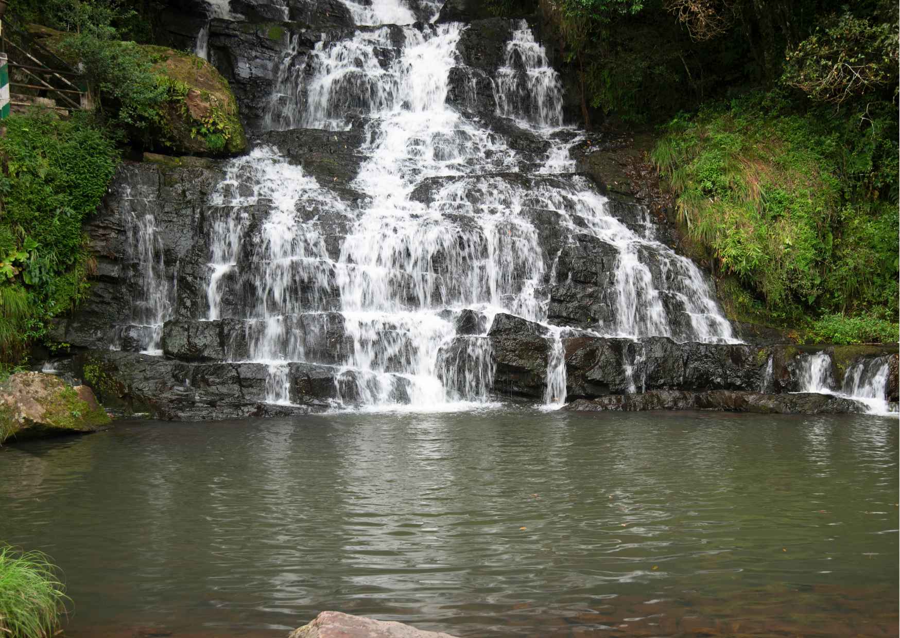 Discover the Indian town Dawki known for its waterfalls, scenic river — photo 7