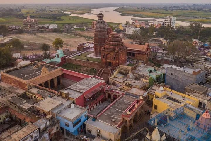 Discover the best of places where Lord Krishna lived, these places wil
