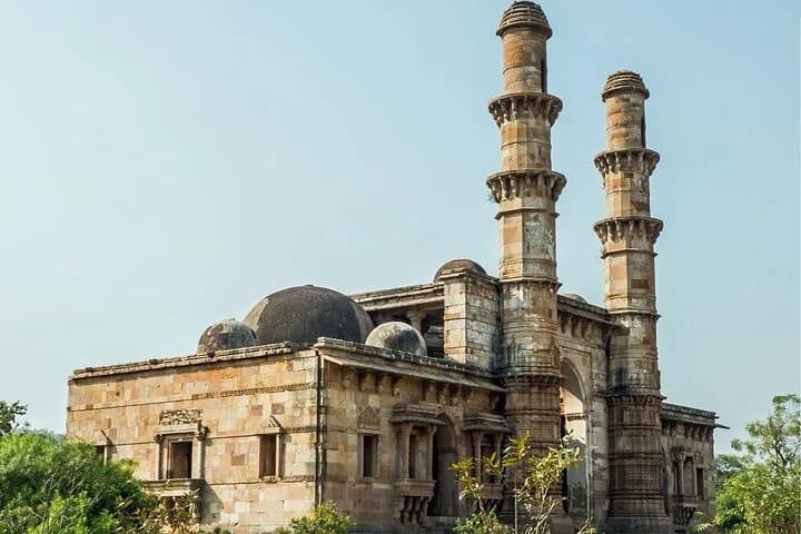 Discover all of Champaner-Pavagadh Archaeological Park's stunning and — photo 4