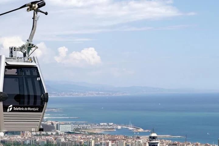 Barcelona: Montjuic Round Trip Sightseeing via Cable Car — photo 6