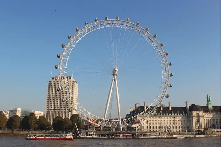 4 hours Private London City Tour in Mercedes with Driver & Audio — photo 6