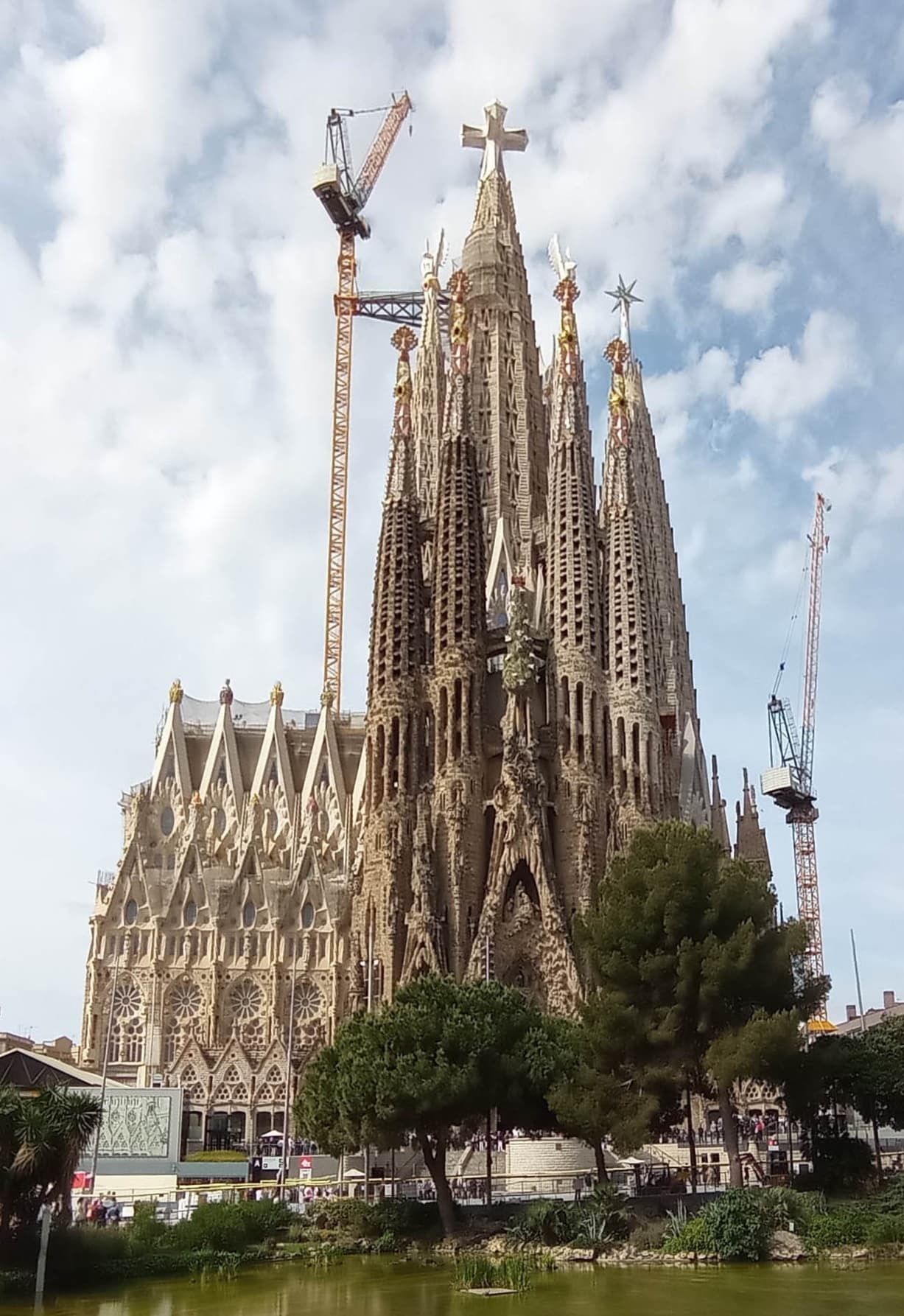 Sagrada Família Guided Tour with Entry