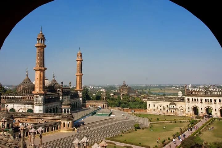 Ready your cameras to capture the hues of the Lucknow; it’s winding st