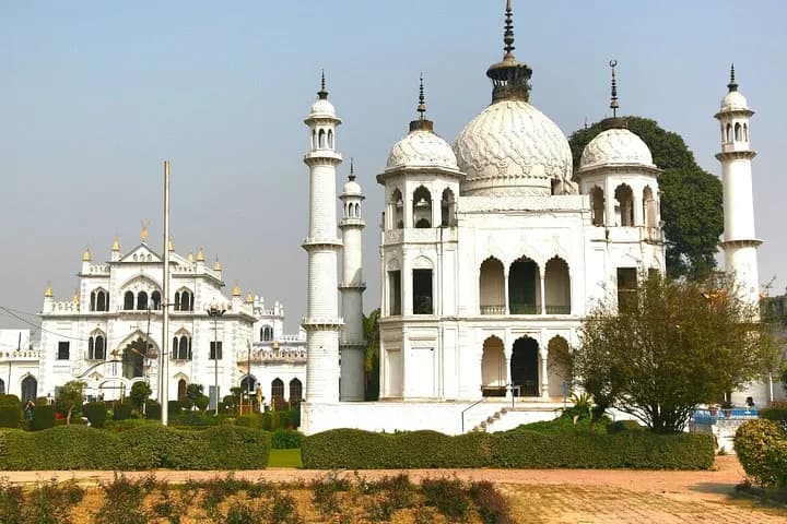Experience authentic Lucknow on this amazing walking tour of the old t