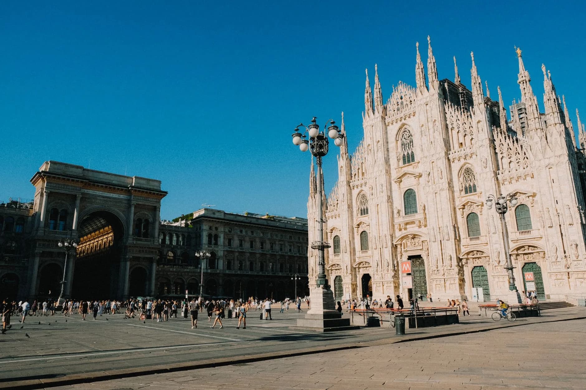 Milan — Milan's Gothic Duomo and galleria