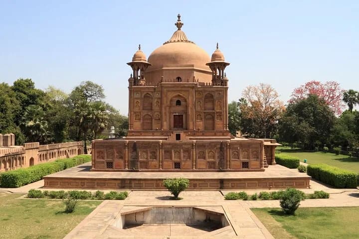 Experience authentic Lucknow on this amazing walking tour of the old t