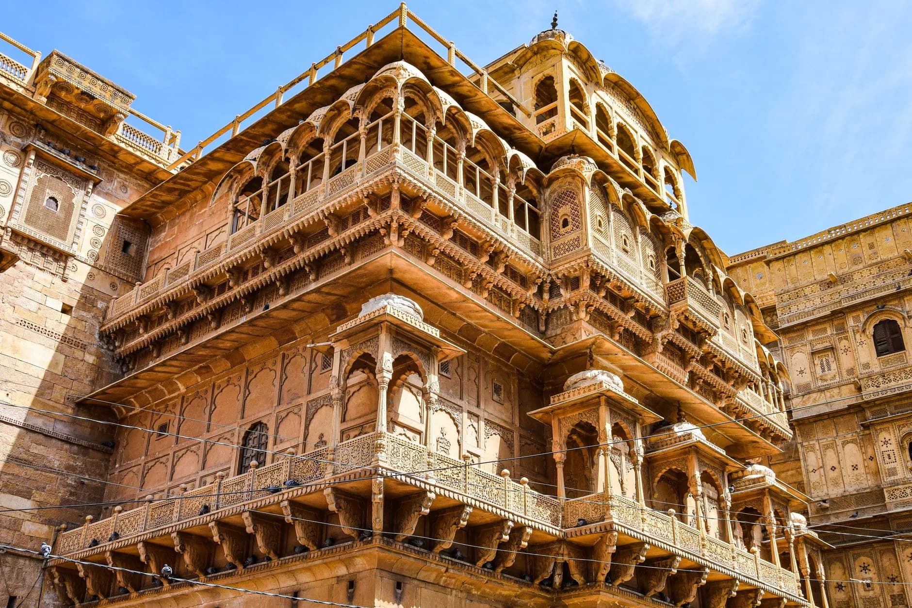 Jaisalmer — The golden sandstone fort of Jaisalmer at sunset
