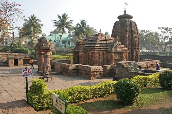 Experience authentic Bhubaneswar on this amazing walking tour of the o — second photo