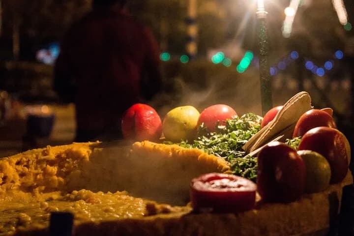 Kolkata Food Crawl (2 Hours Guided Local Food Tasting Tour)