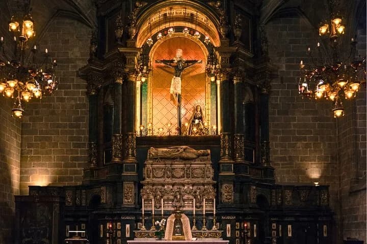Barcelona Cathedral Priority Entry Ticket with Rooftop Access — second photo