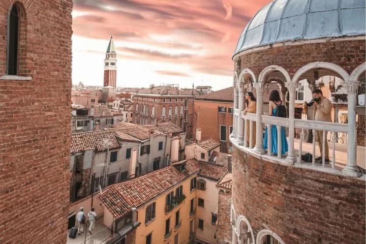 Venice Scala Contarini del Bovolo Entry Ticket with Audio Guide — second photo