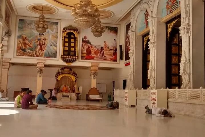 Experience India's many religious traditions by touring the ancient te — second photo