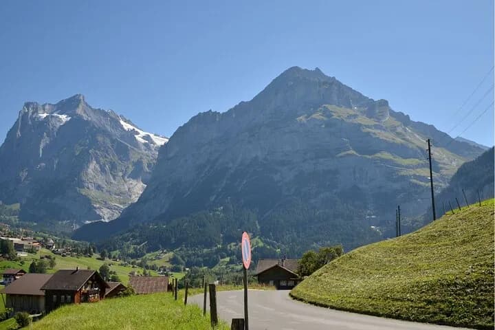 Private Daytrip to Interlaken, Grindelwald & Lauterbrunnen by Car — second photo