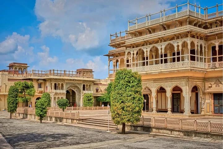 The pink city, Jaipur, is renowned for its magnificent forts and palac — photo 11