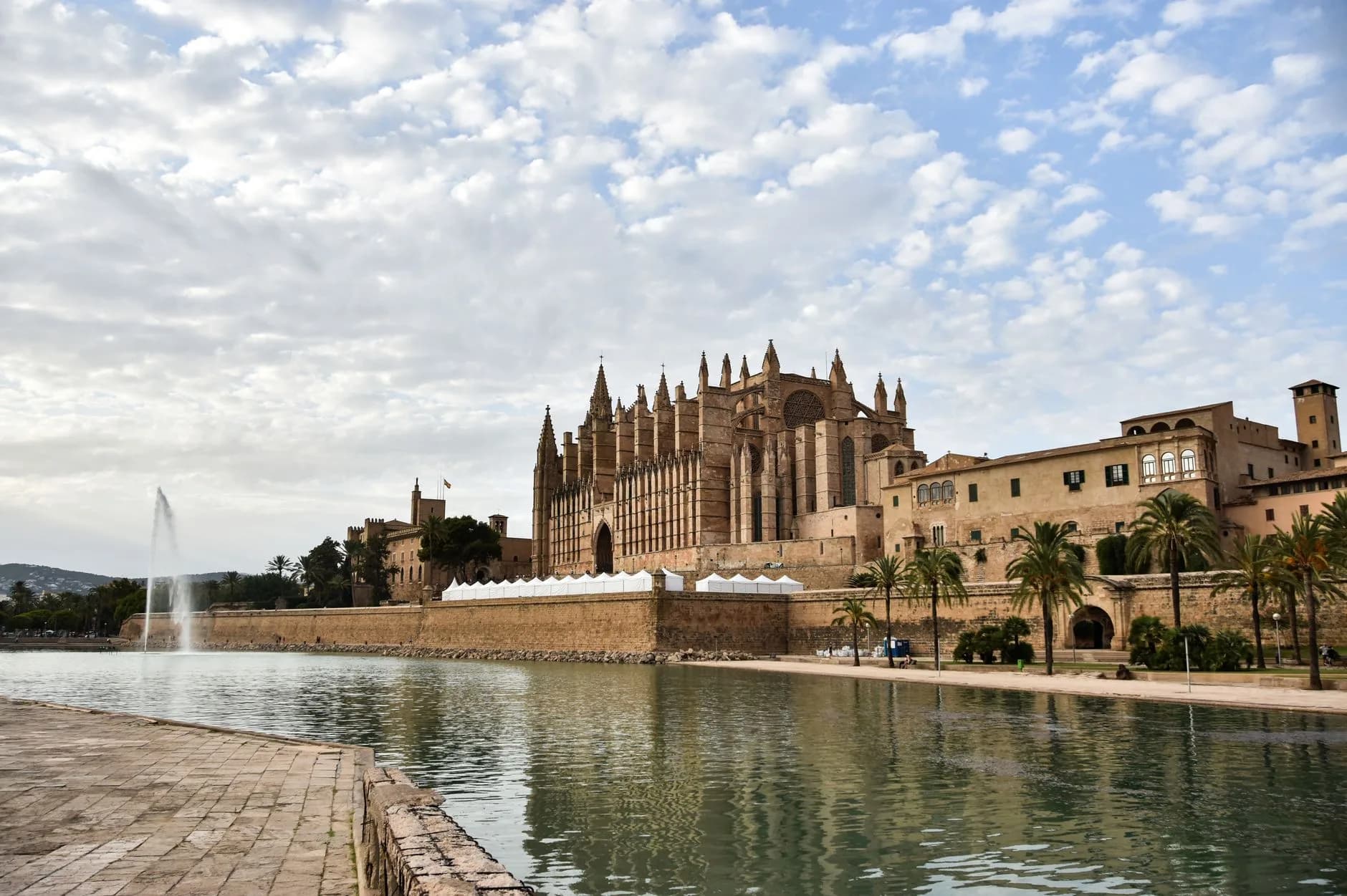 Palma — Palma Cathedral above the Mallorca waterfront