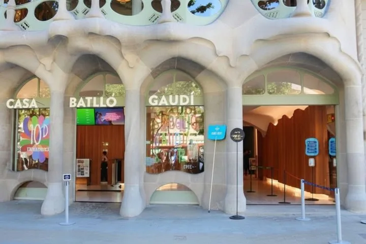 Casa Batlló Ticket with Private Residence, Rooftop and AR Guide
