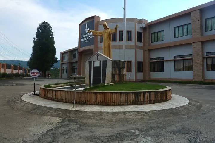 Discover all the beautiful and famous sites of Shillong and taste loca — second photo