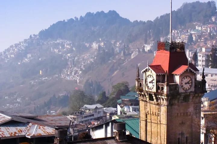 Discover all the beautiful and famous sites of Darjeeling and taste lo — second photo