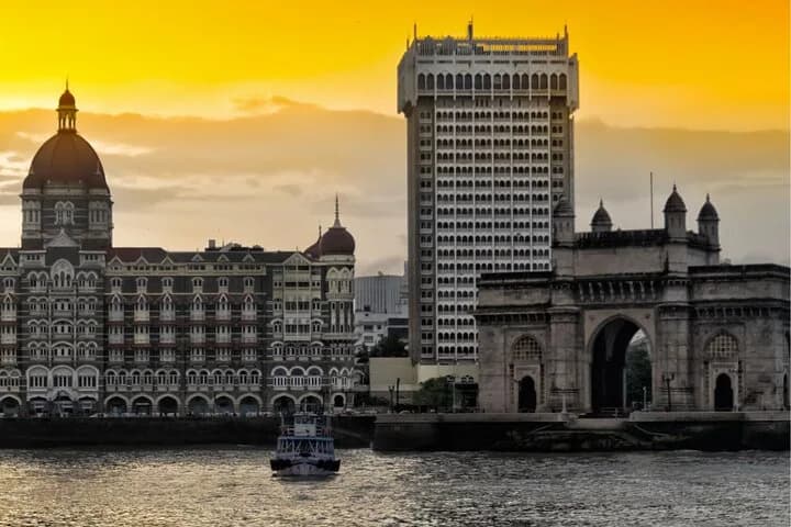 Mumbai Private Tour to Elephanta Caves with Entrance Ticket