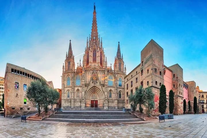 Barcelona Cathedral Priority Entry Ticket with Rooftop Access — photo 8