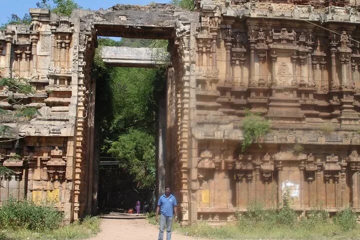 Discover the mysteries hidden in the city while strolling around the s — second photo