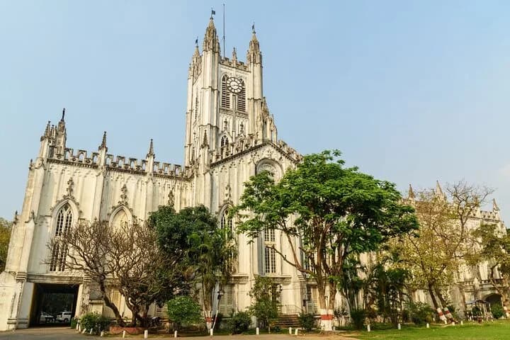 Kolkata has mix of both heritage and modernization. Experience the his — second photo